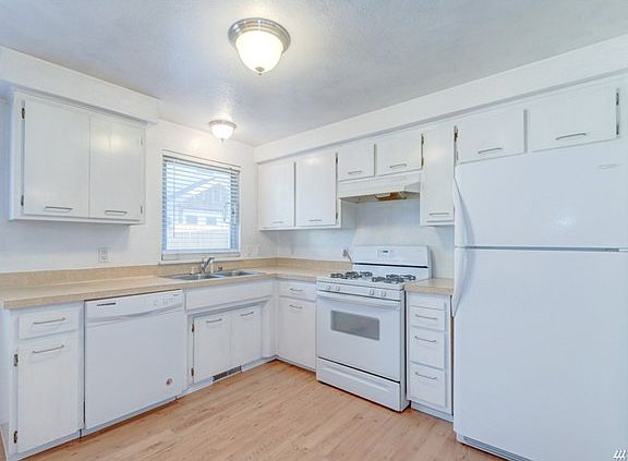 5th image of 3534 Lakeway Dr