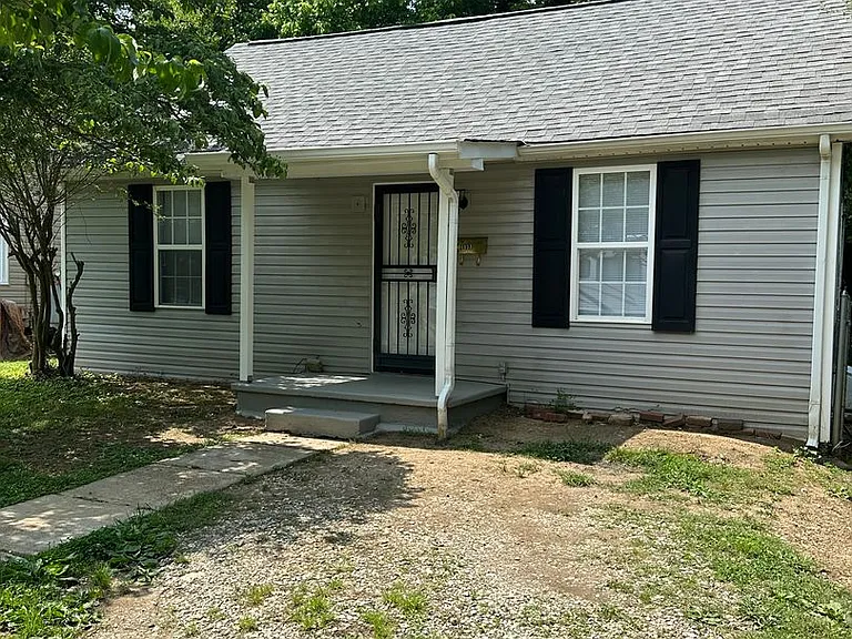 4033 Ivy Ave — Photo 2