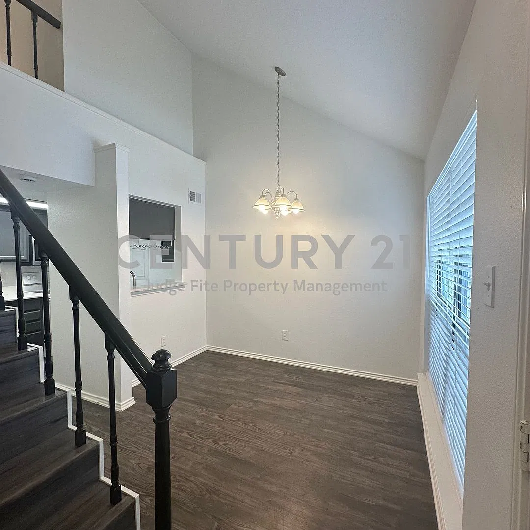 Beautiful 2-Story 2/2 Condo Located in Coppell's Windance Family Subdivision! — Photo 4