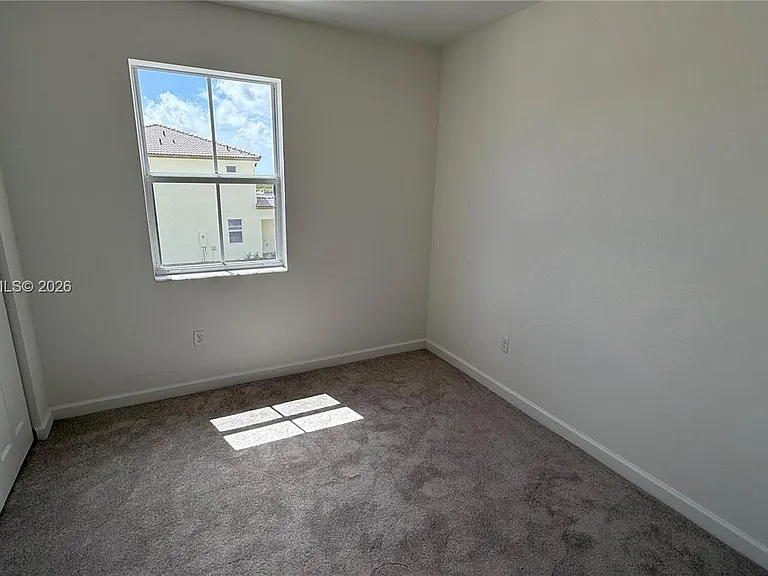 2792 SE 26th Ave #0 — Photo 3