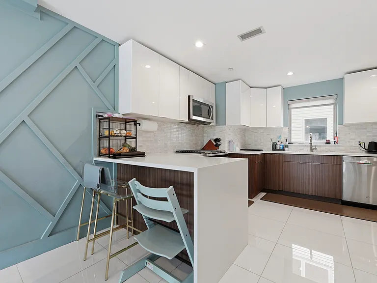 1302 S 20th St — Photo 13