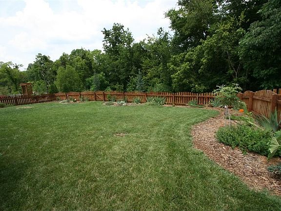 Another view of this great yard