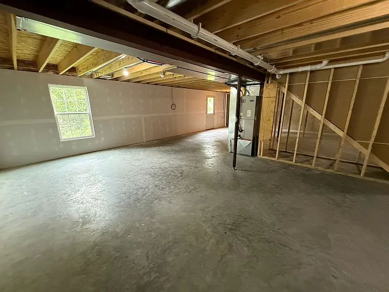 842 Lakeway Dr — Photo 12