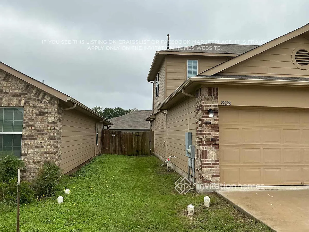 Building Photo - 19528 Great Falls Dr