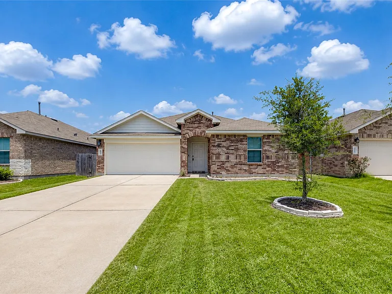 21315 Pine Mill Dr — Photo 1