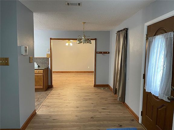 5th image of 4021 E Loyola Dr