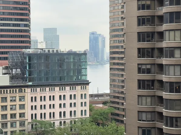 311 East 38th Street 12C image 2 of 10
