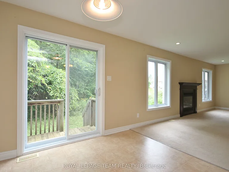 593 Clearbrook Dr — Photo 8