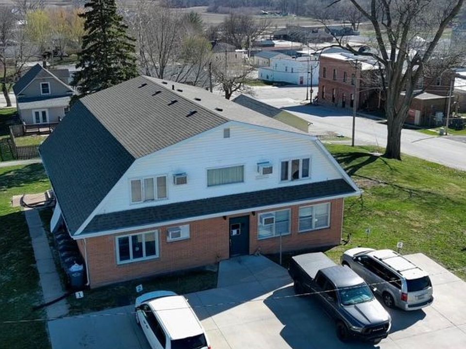 1st image of 207 Pleasant St #6