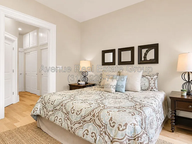 2329 Hickory St — Photo 16