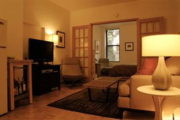 Rented by Blana LLC | media 25