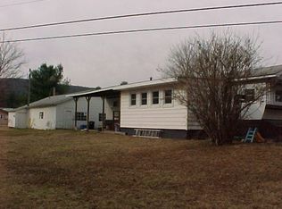 112 Township Rd, Lackawaxen, PA 18435