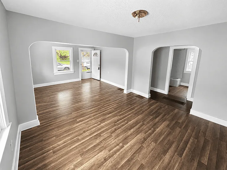920 Huron Ave — Photo 6