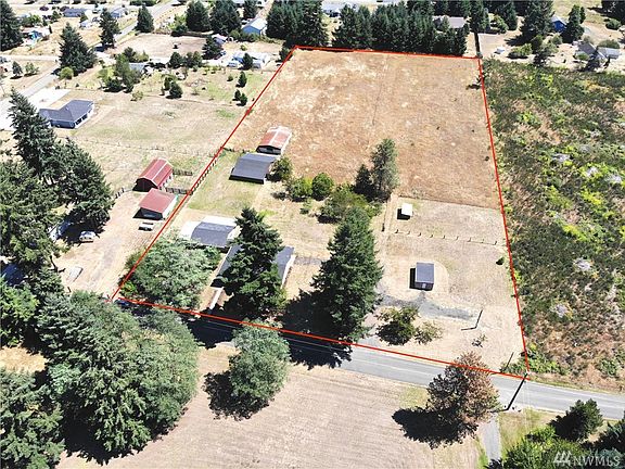 5 Acres, Home, Barn, Stable, Outbuildings!