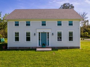 392 Slades Corner Rd, Dartmouth, MA 02748