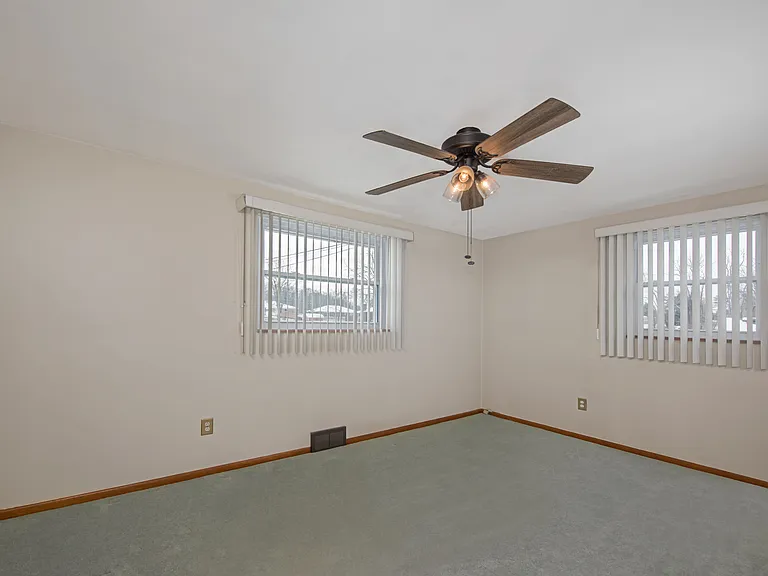 222 Rolling Dr — Photo 20