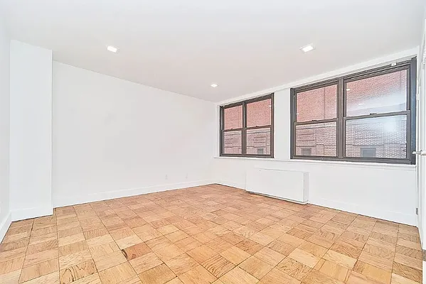 Rented by Mossanen Group | media 34