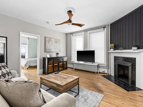 209 E 3rd St, Duluth, MN