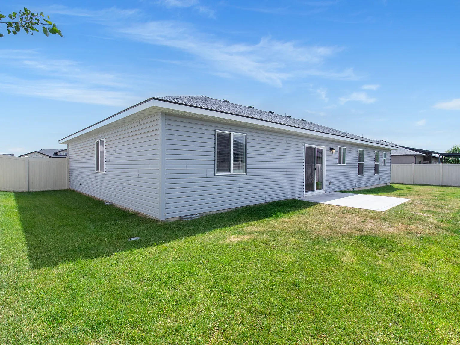 4 bed, 1490 sqft, $1,995 — Photo 3