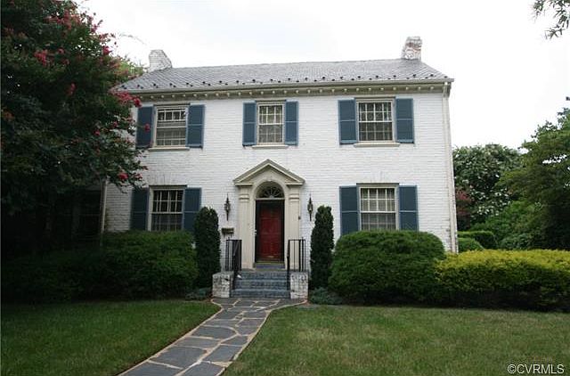 1st image of 302 Oak Ln