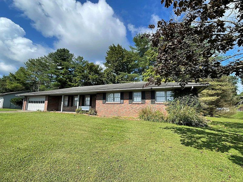 1st image of 900 Panorama Dr