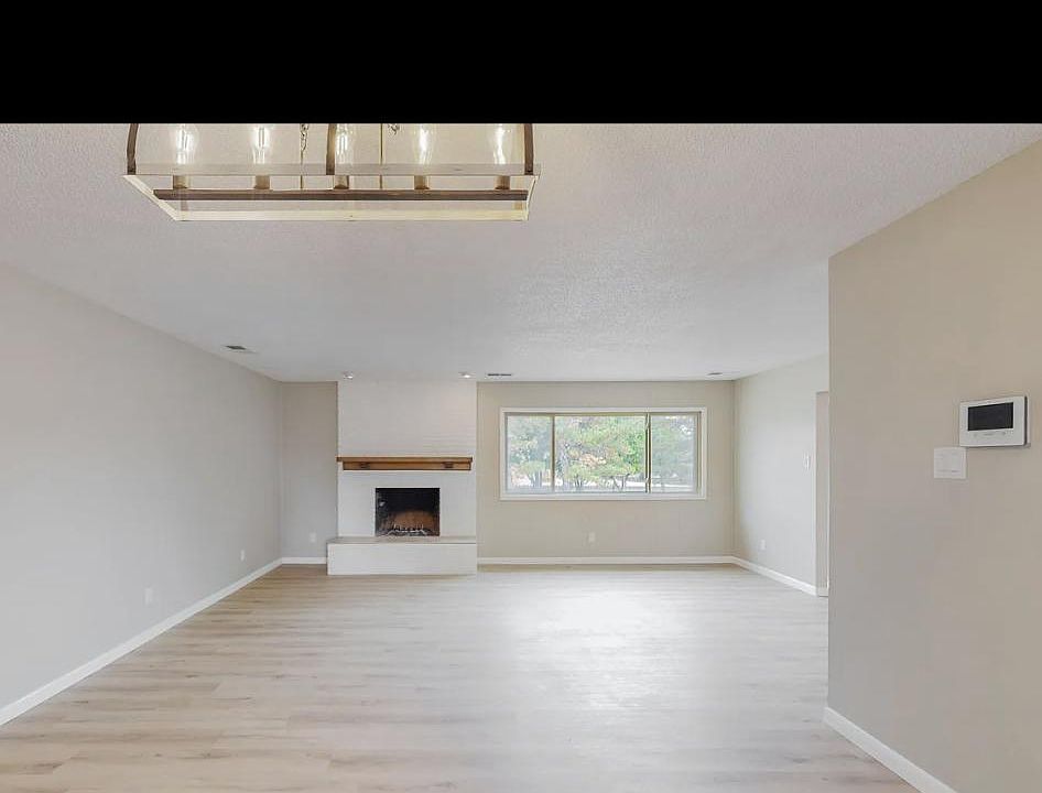 1st image of 1005 Robin Rd SE