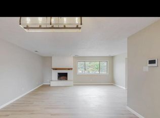 1005 Robin Rd SE, Rio Rancho, NM 87124