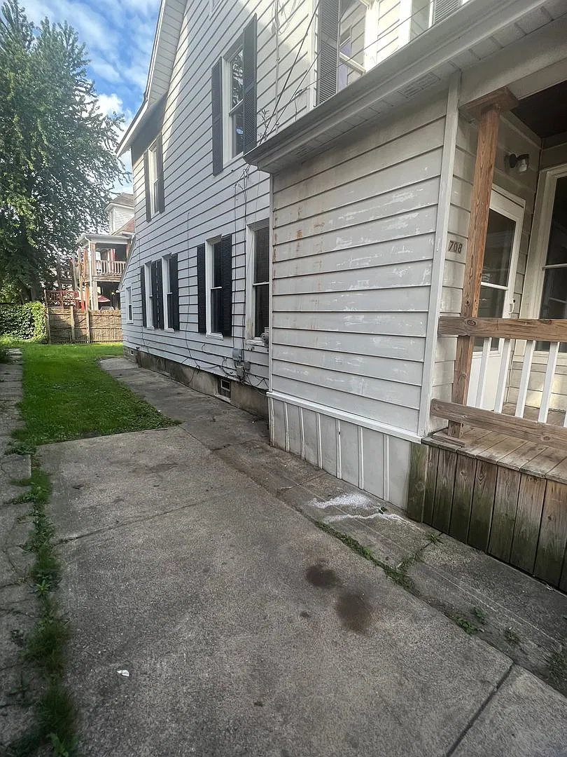 706-08 MYRTLE — Photo 2