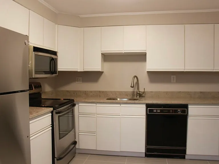 1321 Worcester Rd #405 — Photo 4