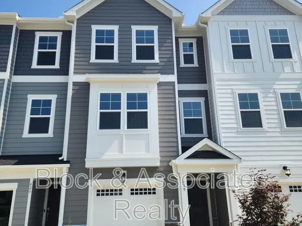 428 Deercroft Dr, Apex, NC 27539
