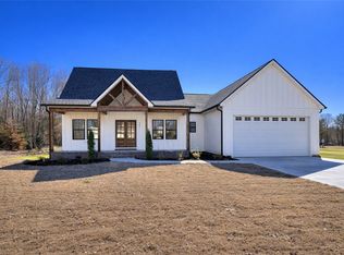 406 Edgewood Dr, Belton, SC 29627