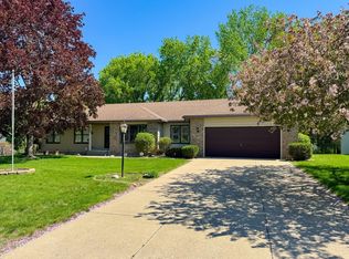 1626 Diane Rd, Mendota Heights, MN 55118