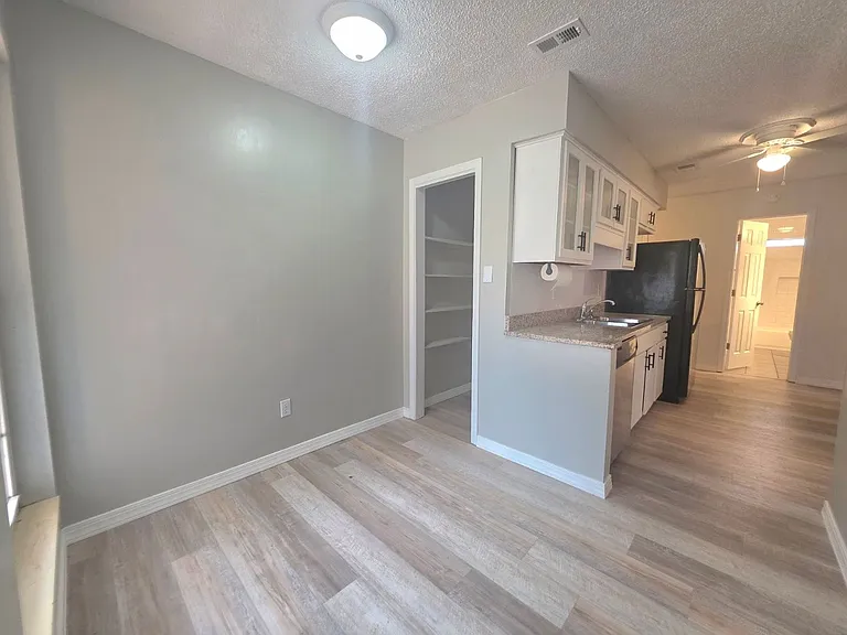 760 Briarwood Dr — Photo 9