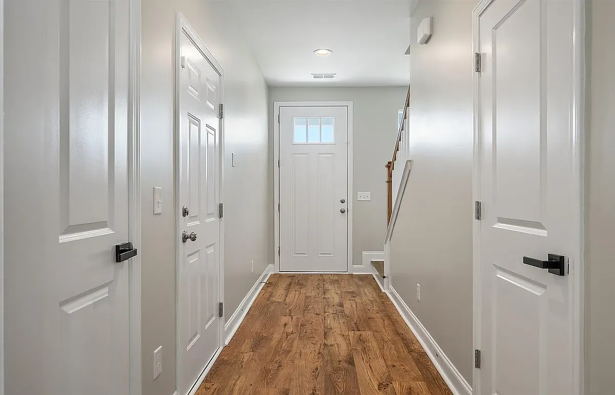 3 bed, 2.5 bath, 1539 sqft, $2,350 — Photo 4