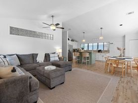 152 Manresa Rd