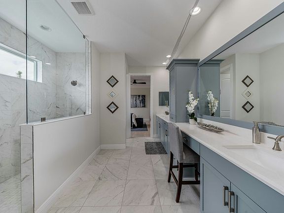 Master Bath Lucida Model