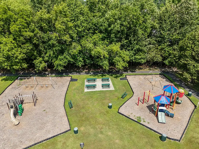 116 Hillside Ave — Photo 36
