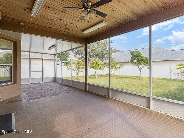 2893 Glasbern Cir — Photo 31