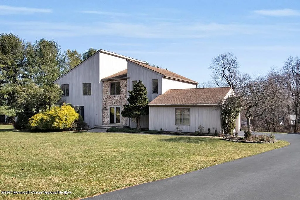 11 Chestnut Dr photo 1