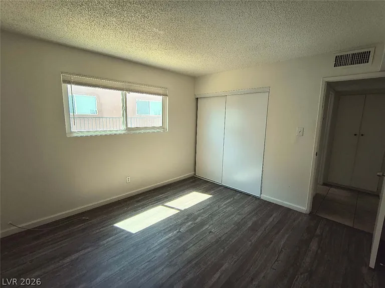 504 Calcaterra Cir #B — Photo 7