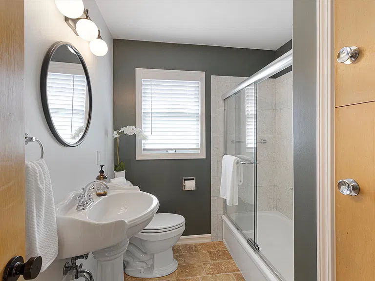 5718 Pratt St — Photo 9