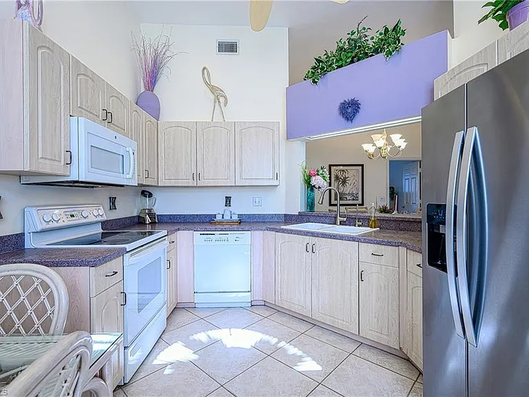 613 Beachwalk Cir #J — Photo 15