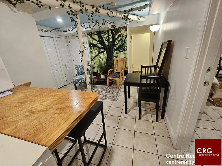122 Westbourne Ter #1 — Photo 3