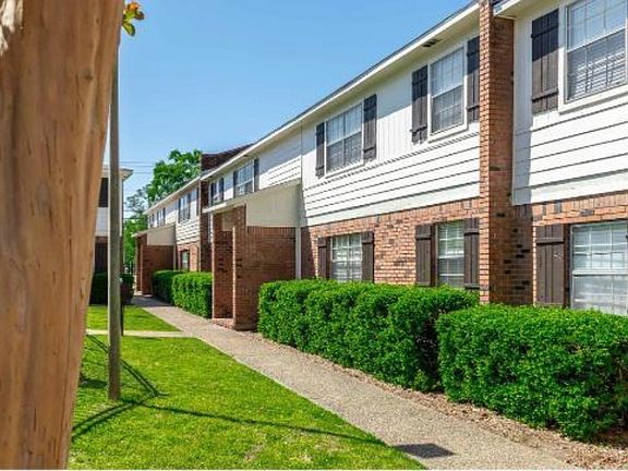 3rd image of 3318 W 4th St #116