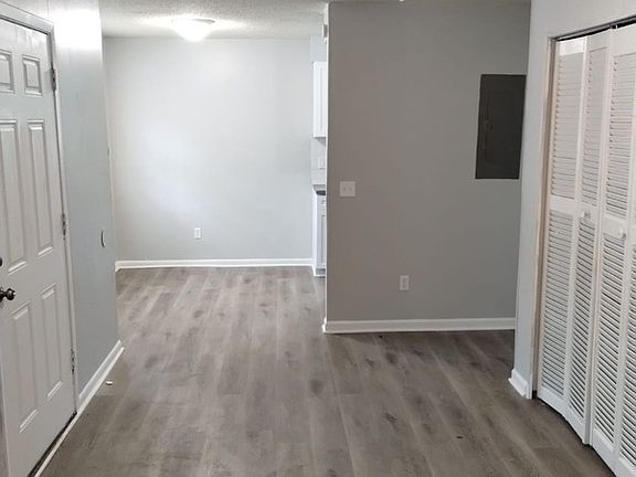 4th image of 8464 Navarra Ave