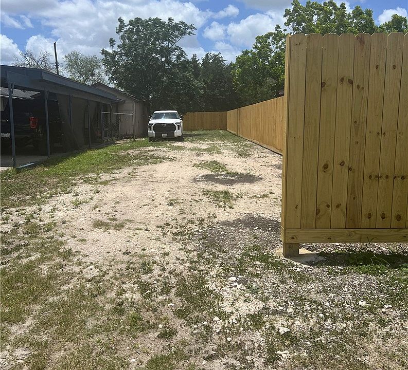 1st image of 732 W Avenue B