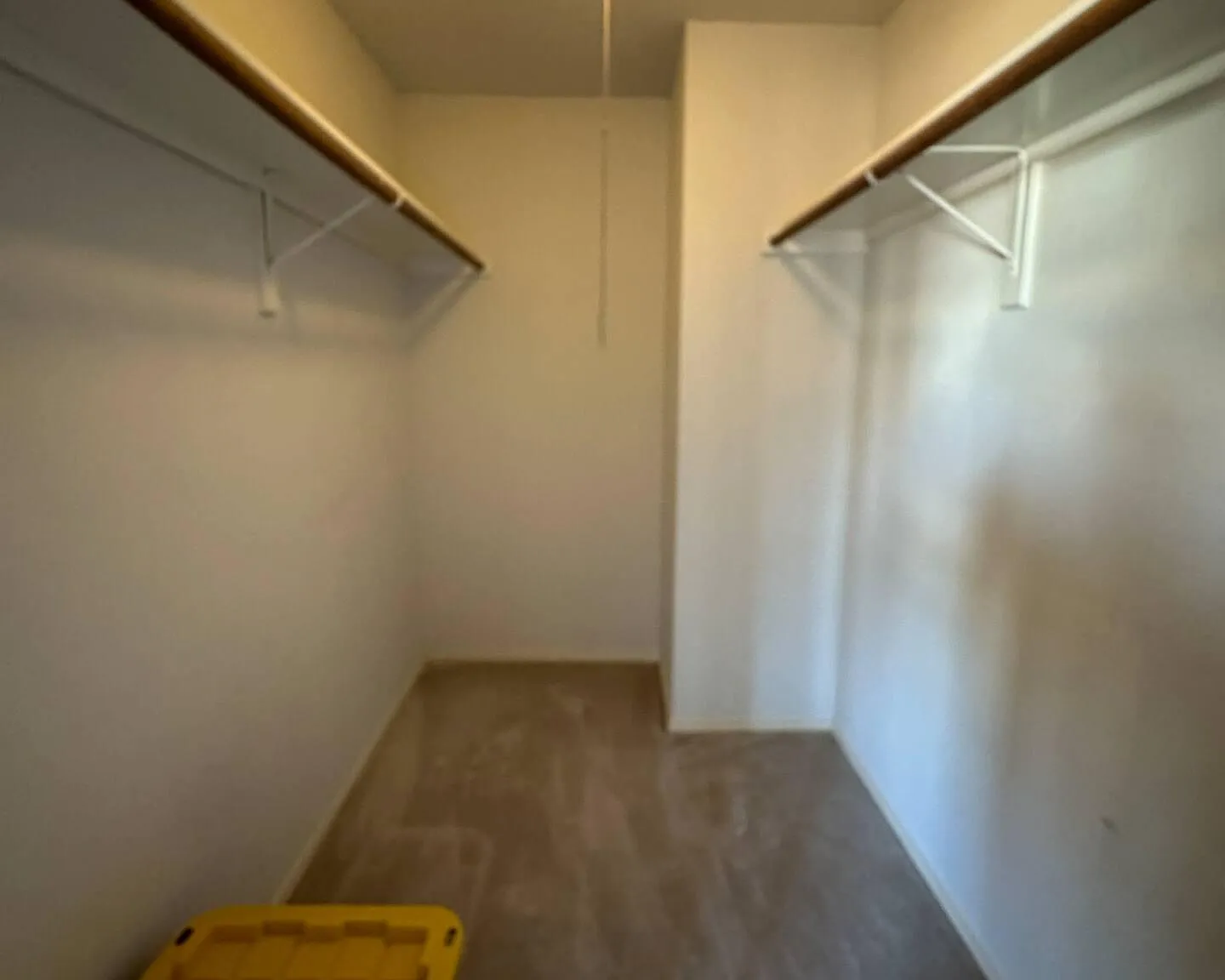 3 bed, 1.5 bath, 2894 sqft, $1,018 — Photo 4