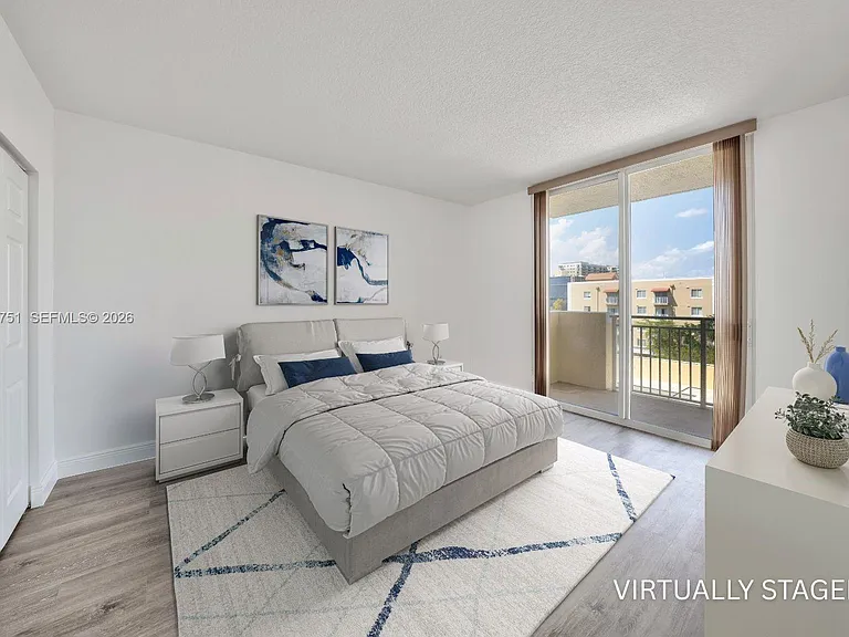 215 SW 42nd Ave #507 — Photo 15