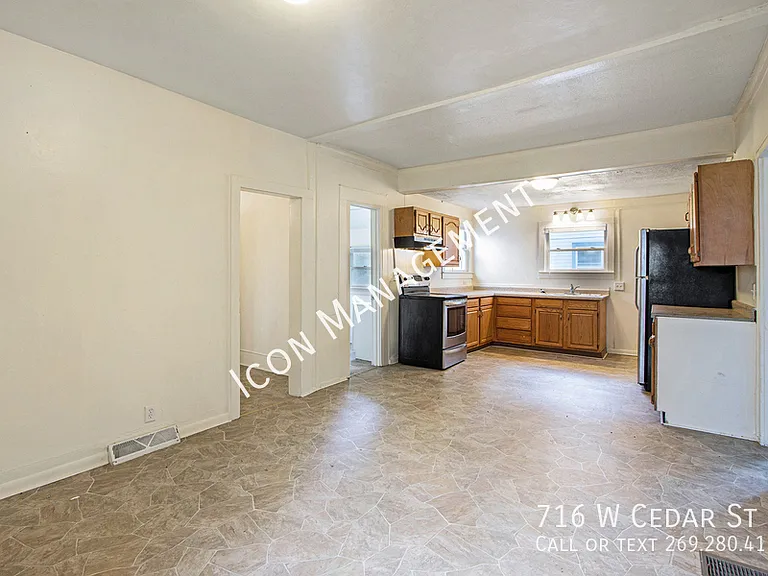 716 W Cedar St — Photo 9