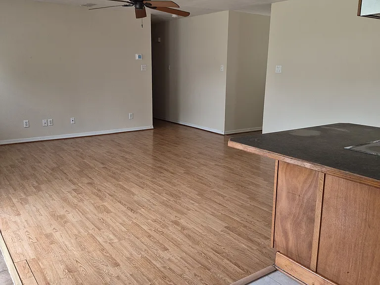 521 Irene St — Photo 6